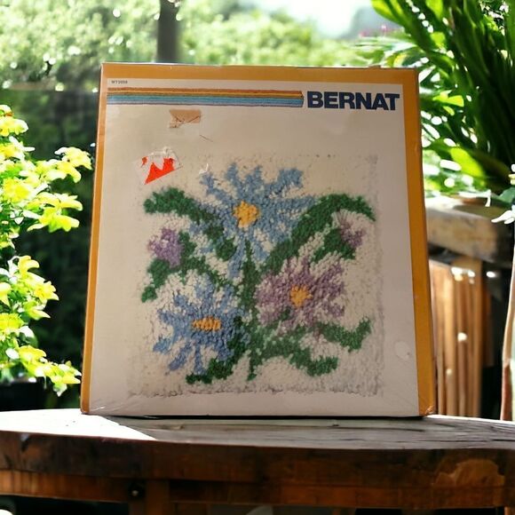 Bernat Latch Hook‎ Kit NEW Asters Flowers Floral 12x12 Vintage 1979 Farmhouse. - Picture 12 of 16